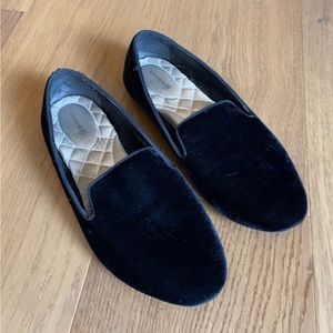 Birdies Starling in Black Velvet